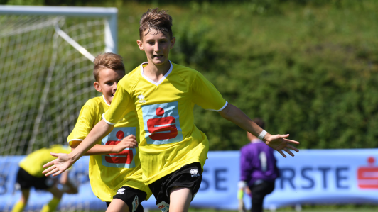 Steiermark und Wien stehen im Finale der 44. Sparkasse Schülerliga Bundesmeisterschaft Fußball
