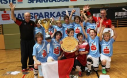 SHS Seekirchen krönt sich zum Hallenkönig des Sparkasse-PUMA Fußball Hallencups 2012